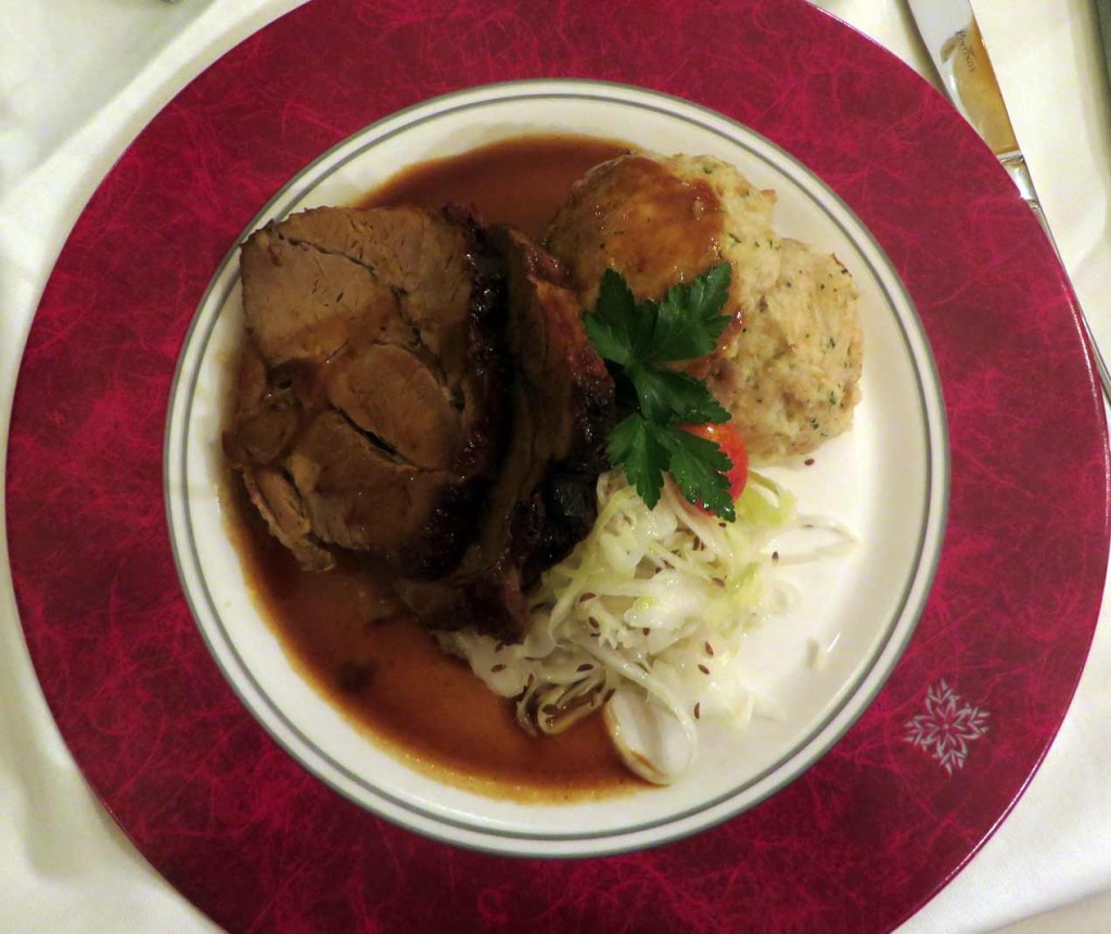 Der großartige Schweinsbraten vom Jägerhäusl in Bad Gastein